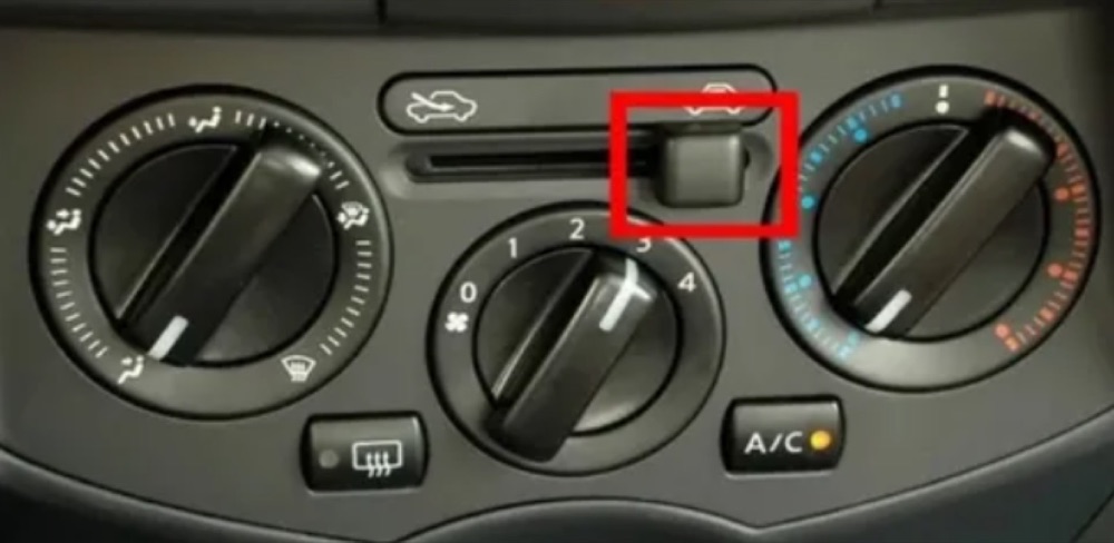 Nissan Tiida klima kumanda düğmesi