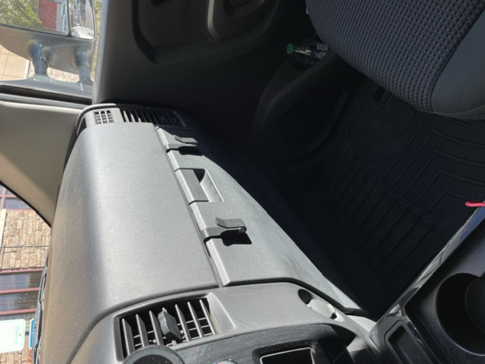 Nissan Titan torpido gözlüklü poşet askısı görsel 3