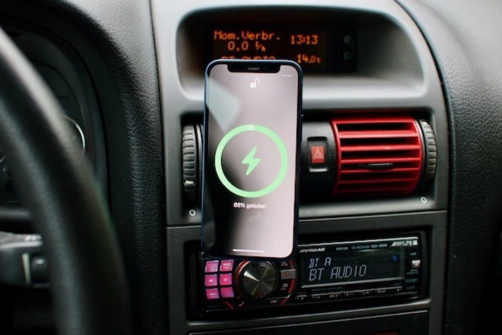Opel Astra G MagSafe Uyumlu Telefon Tutucu Aparatı görsel 2