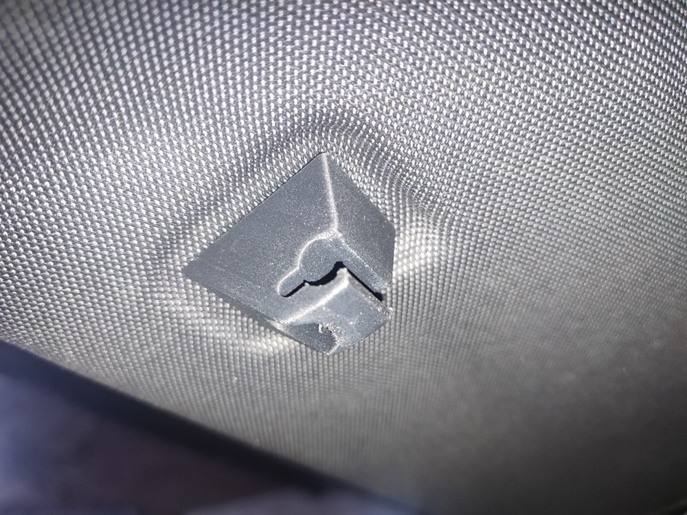 Opel Astra Güneşlik Klipsi