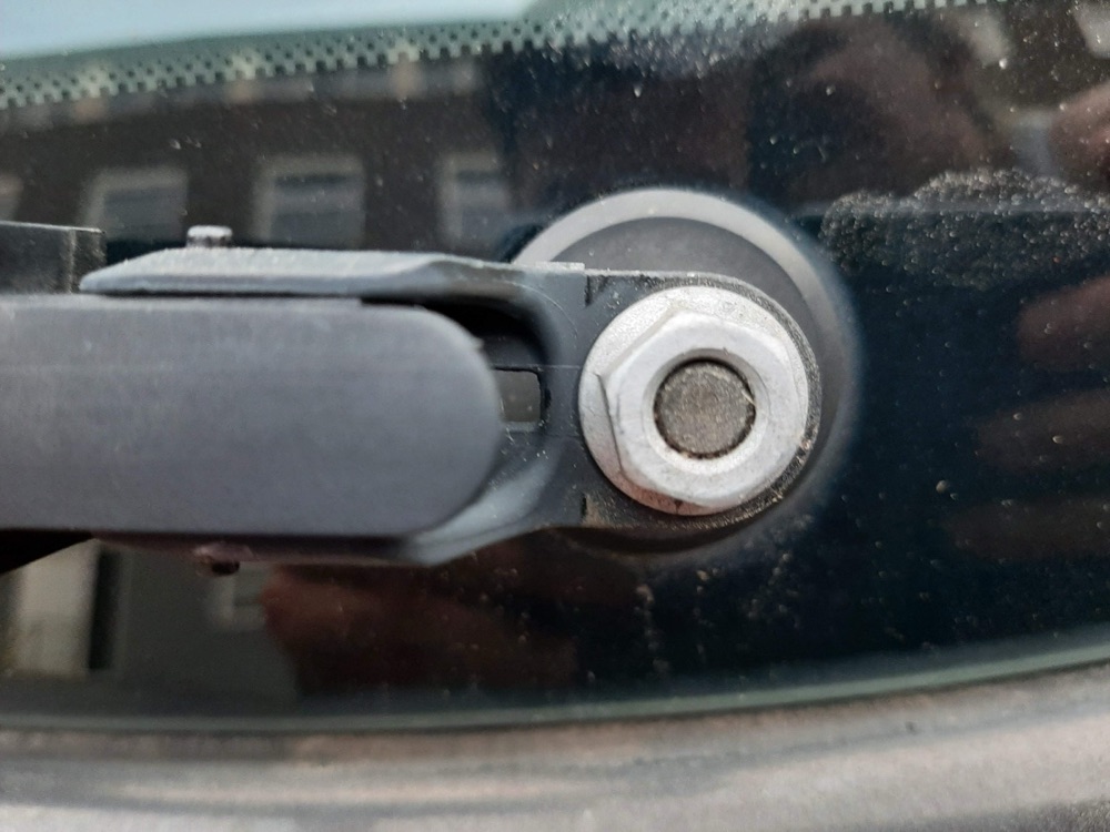 Opel Corsa Arka Silecek Kolu Kapağı görsel 2