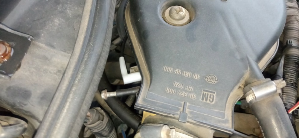 Opel Corsa B ve Astra F Vakum Hortumu Dirseği (1.2i - 1.4i)