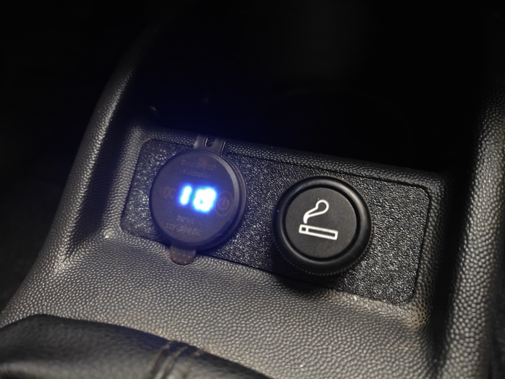 Opel Corsa C Çakmaklık ve USB Voltmetre Soket Paneli görsel 2