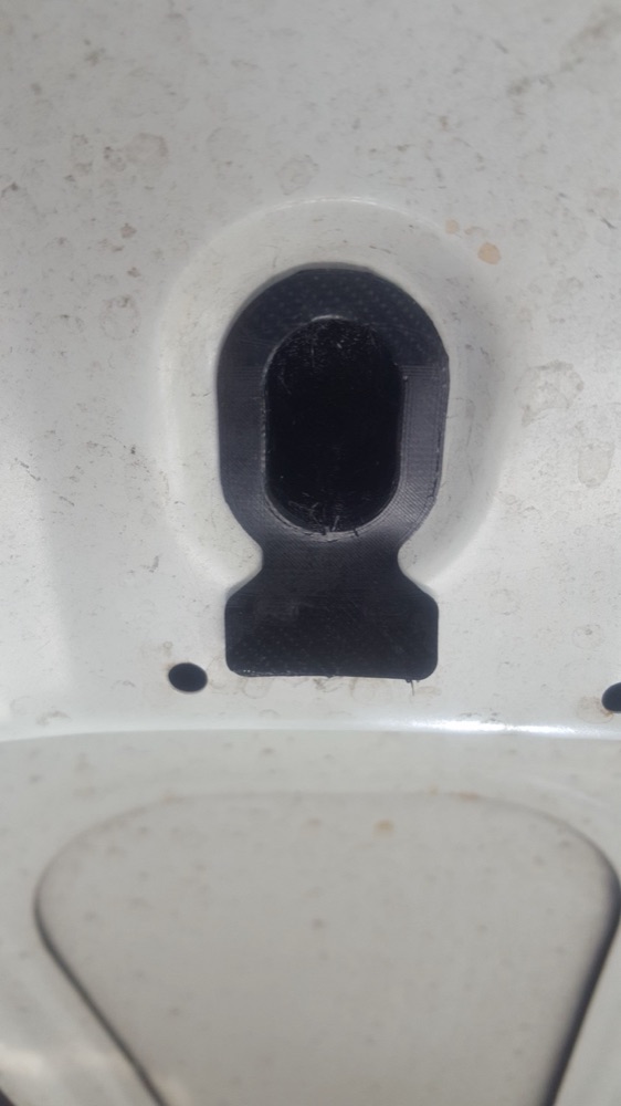 Opel Corsa C Kaput İstinat Demiri Yuvası görsel 3