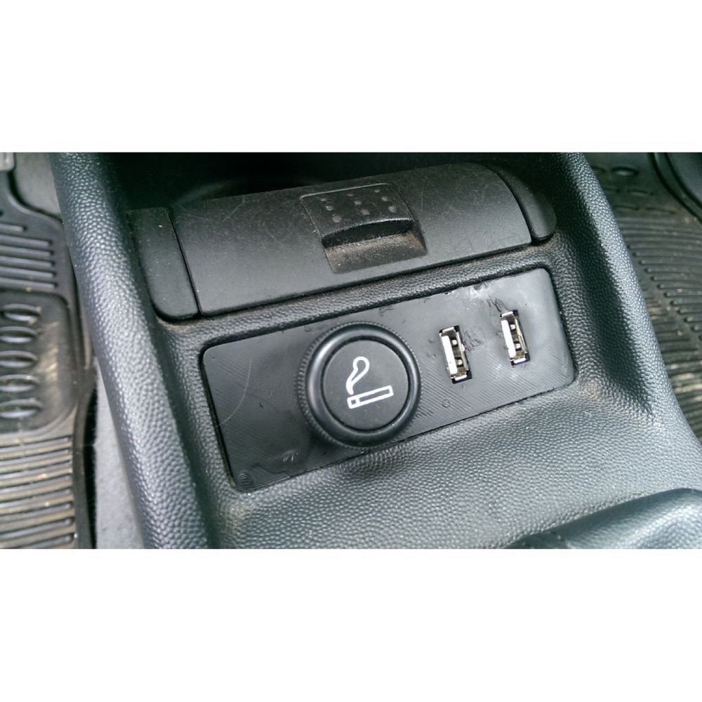 Opel Corsa C USB Girişli Çakmaklık Paneli