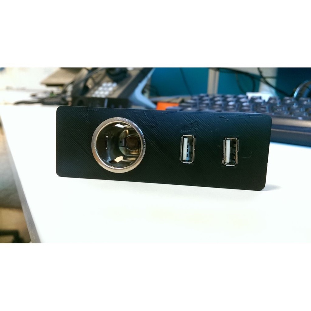 Opel Corsa C USB Girişli Çakmaklık Paneli görsel 2