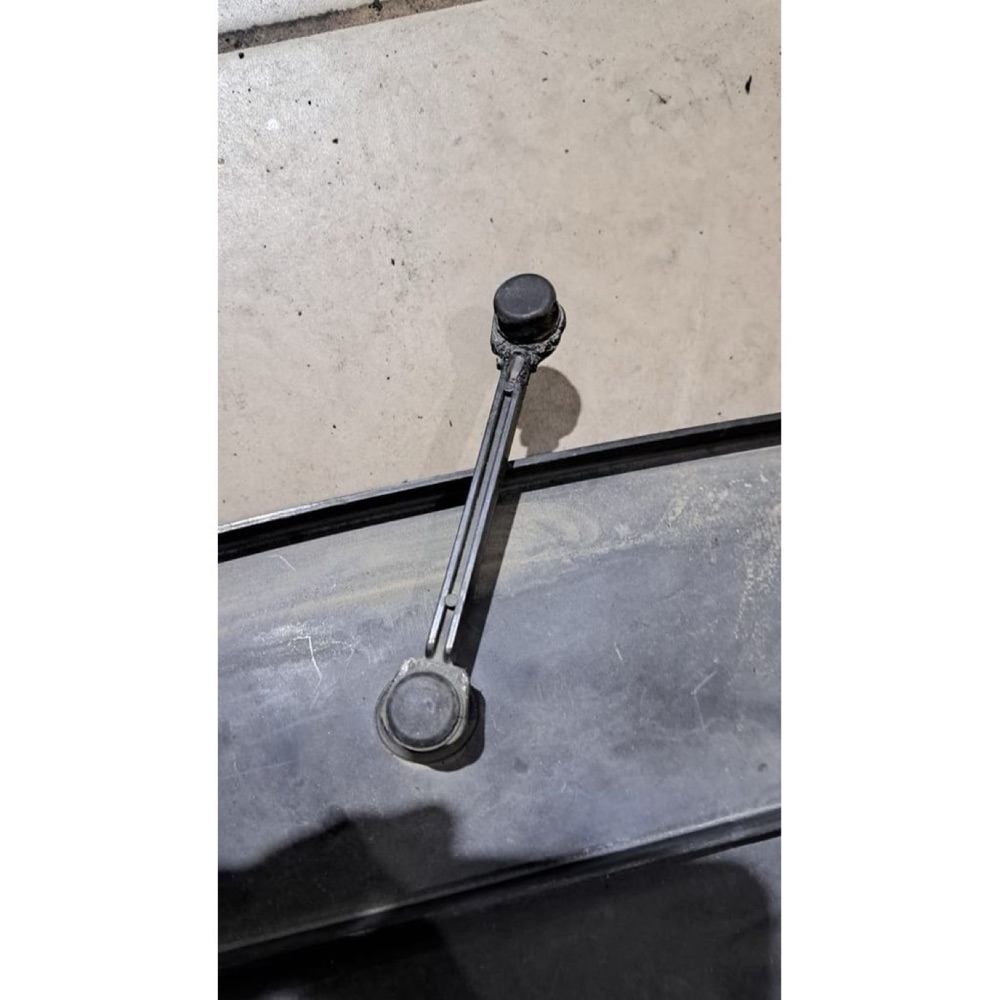 Opel Corsa D Yağmurluk Izgara Gergisi (GM 13253114) görsel 2