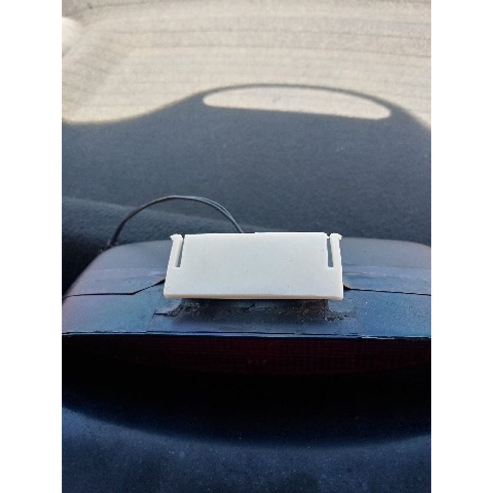 Opel Corsa Sedan Üçüncü Stop Lambası Braketi görsel 2