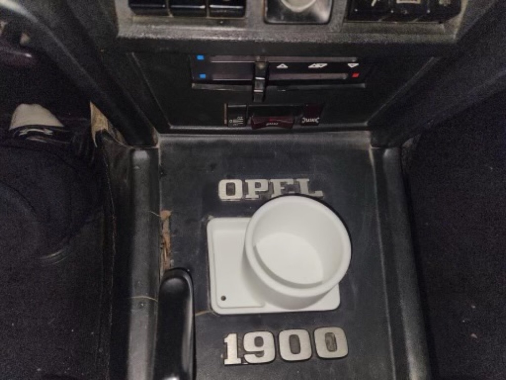 Opel GT Bardaklık görsel 2