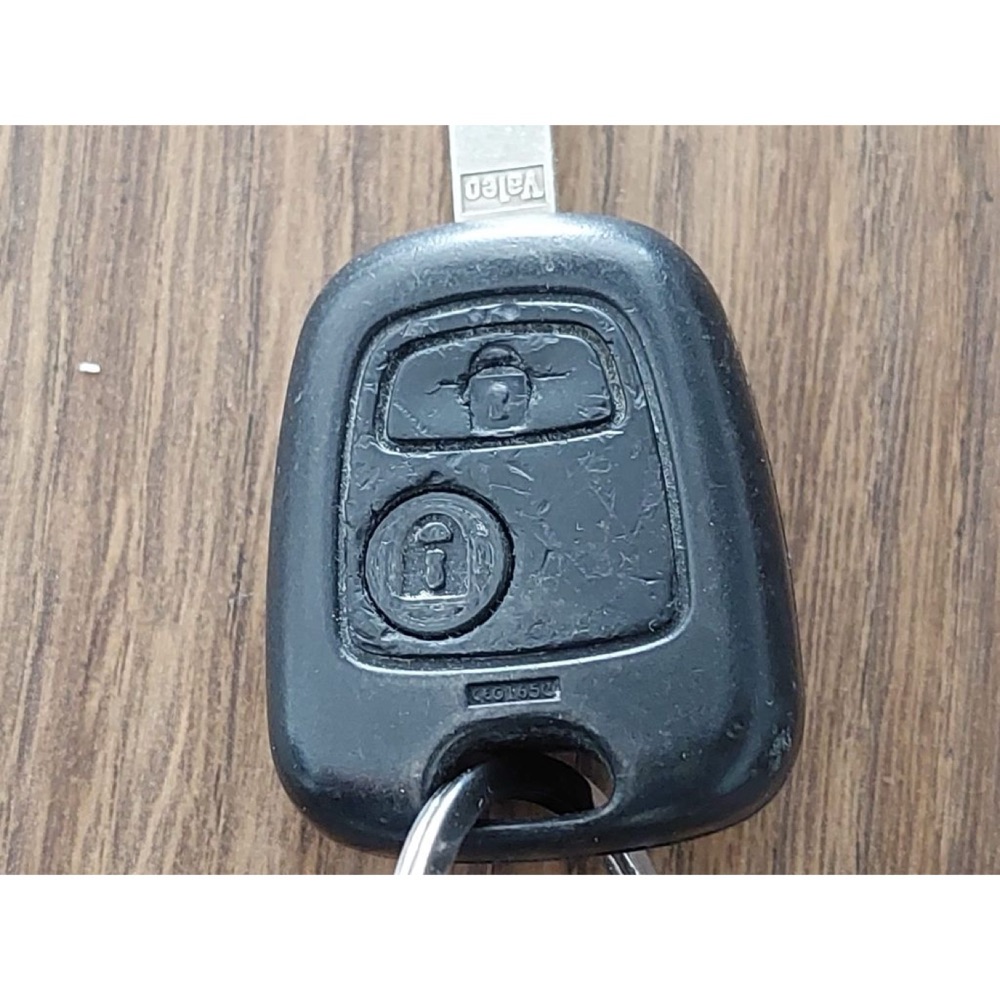 Peugeot 107 / Citroen C1 Uzaktan Kumanda Kilit Açma Tuşu