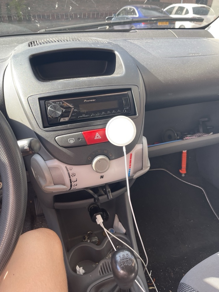 Peugeot 107 Uyumlu MagSafe Telefon Tutucu Aparatı görsel 4