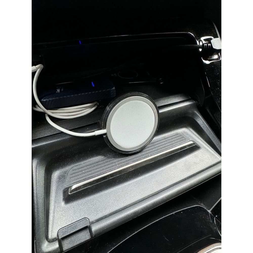 Peugeot 2008 MagSafe Uyumlu Telefon Tutucu Aparat