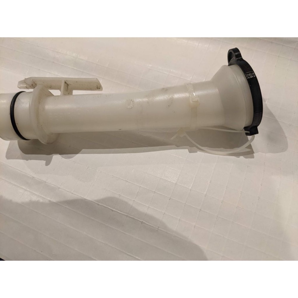 Peugeot 206 Cam Silecek Suyu Depo Kapağı