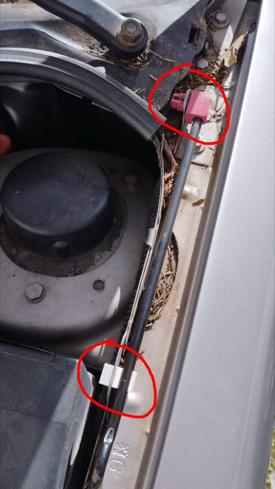 Peugeot 206 Kaput İstinat Demiri Klipsi ve Menteşesi