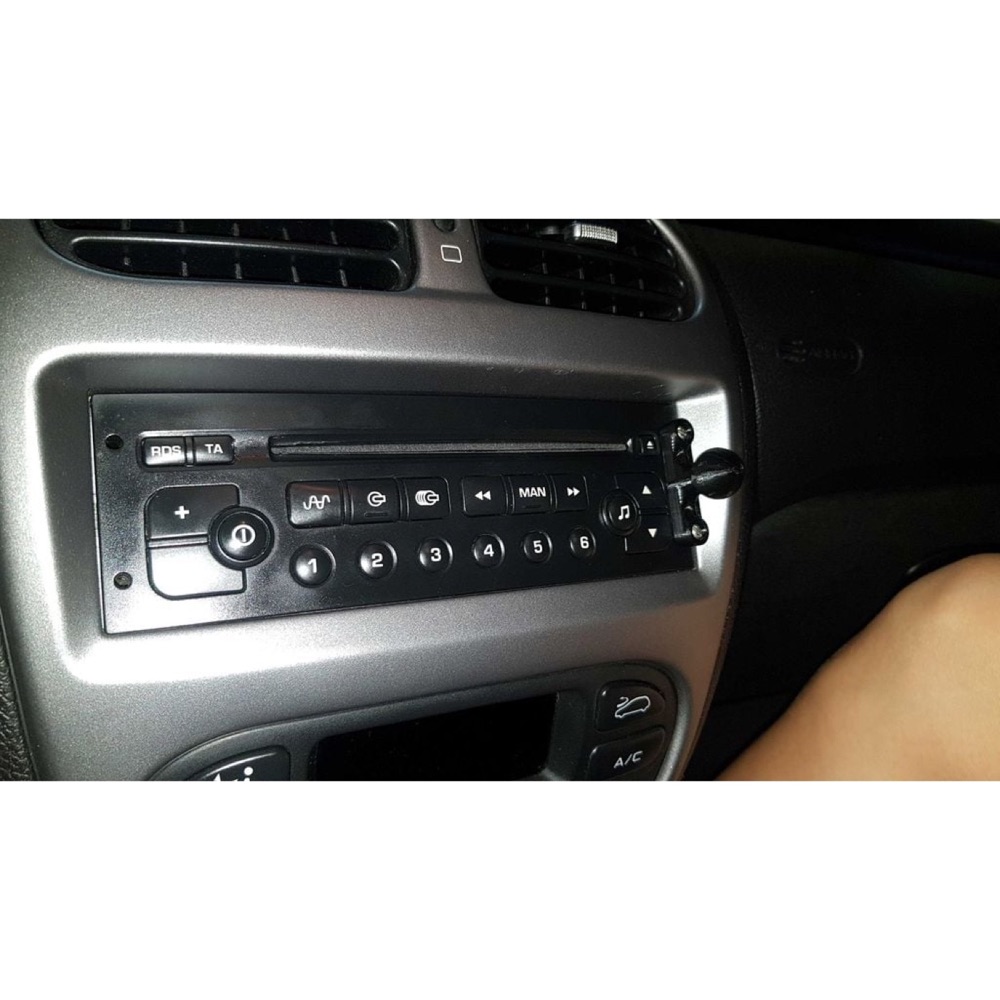 Peugeot 206 Telefon Tutucu Sabitleme Aparatı
