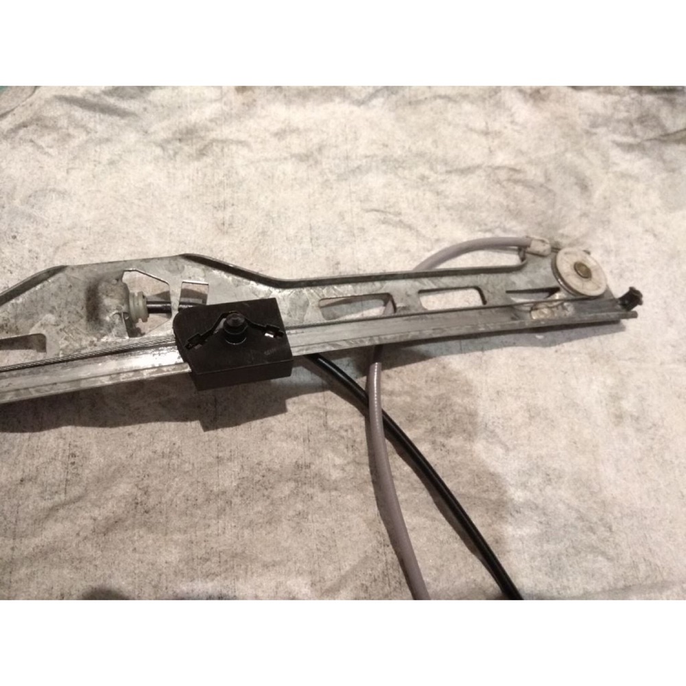 Peugeot 306 Elektrikli Cam Kriko Klipsi görsel 2