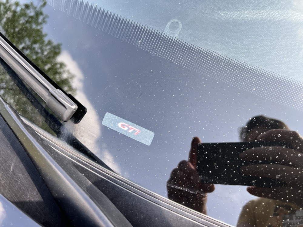Peugeot / Citroen / DS Uyumlu Ön Cam VIN Numarası Kapatıcı