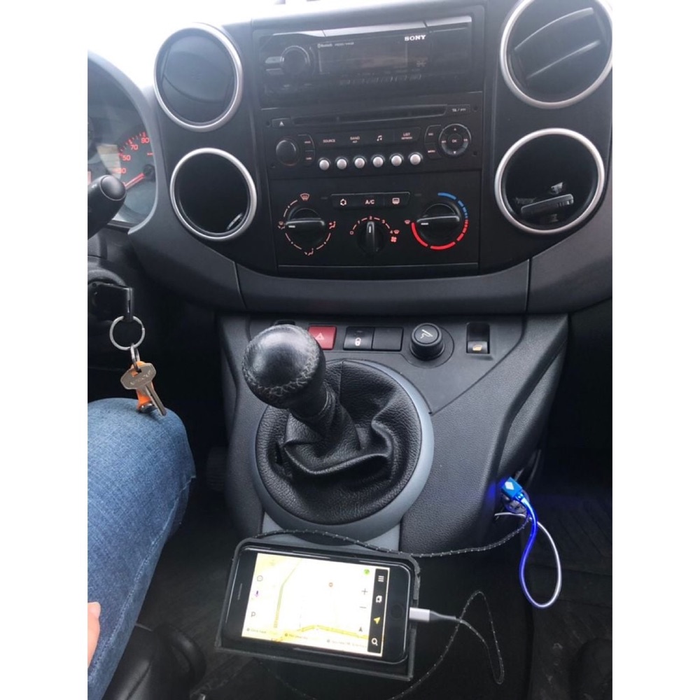 Peugeot Partner / Citroen Berlingo iPhone Uyumlu Telefon Tutucu