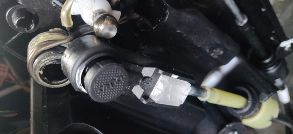 Peugeot Vites Kolu Kelepçe Bağlantı Aparatı