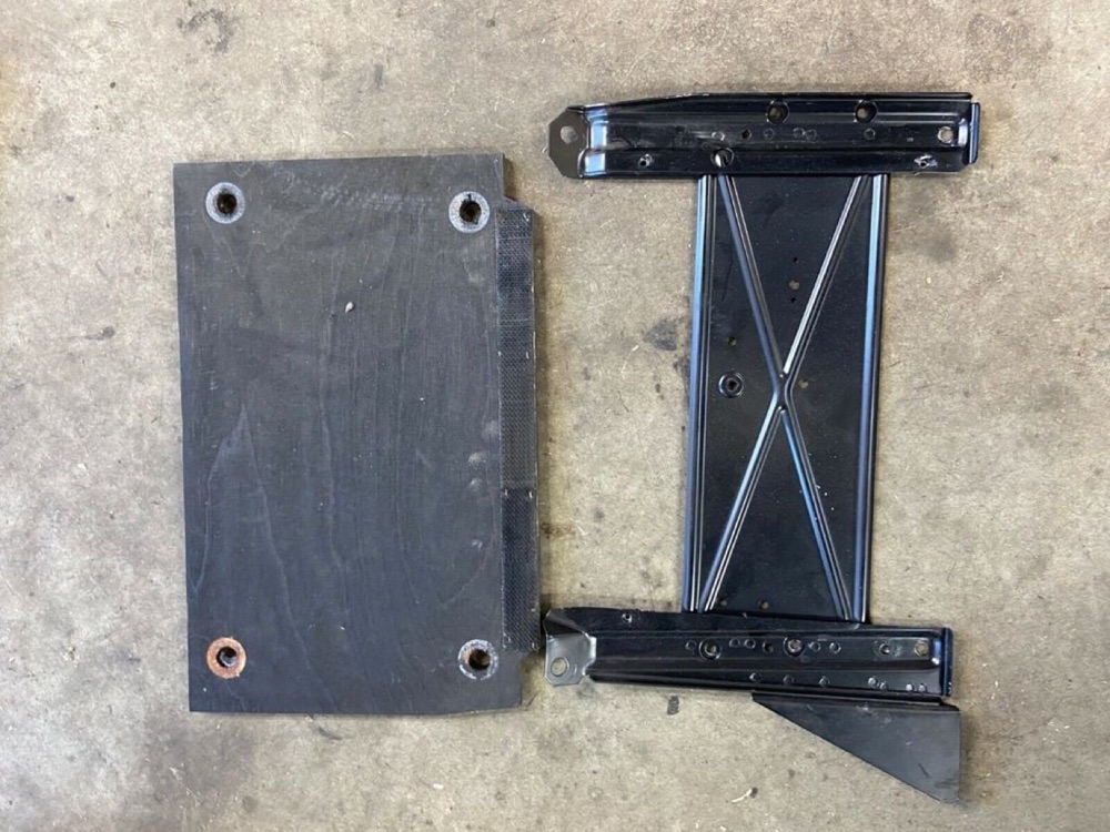 Porsche 944 ECU Plaka Sabitleme Tapası görsel 3