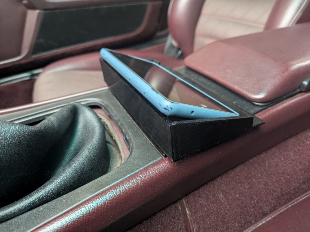 Porsche 944 Orta Konsol Telefon Tutucu ve Esya Gozu görsel 4
