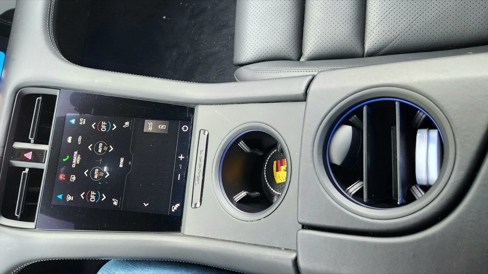 Porsche Taycan Bardaklık İçi Düzenleyici ve Saklama Bölmesi