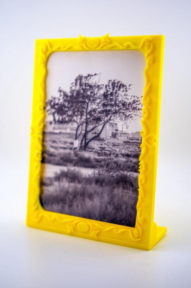 Süslü Kenarlı Ayaklı Fotoğraf Çerçevesi (10×15 cm) görsel 2