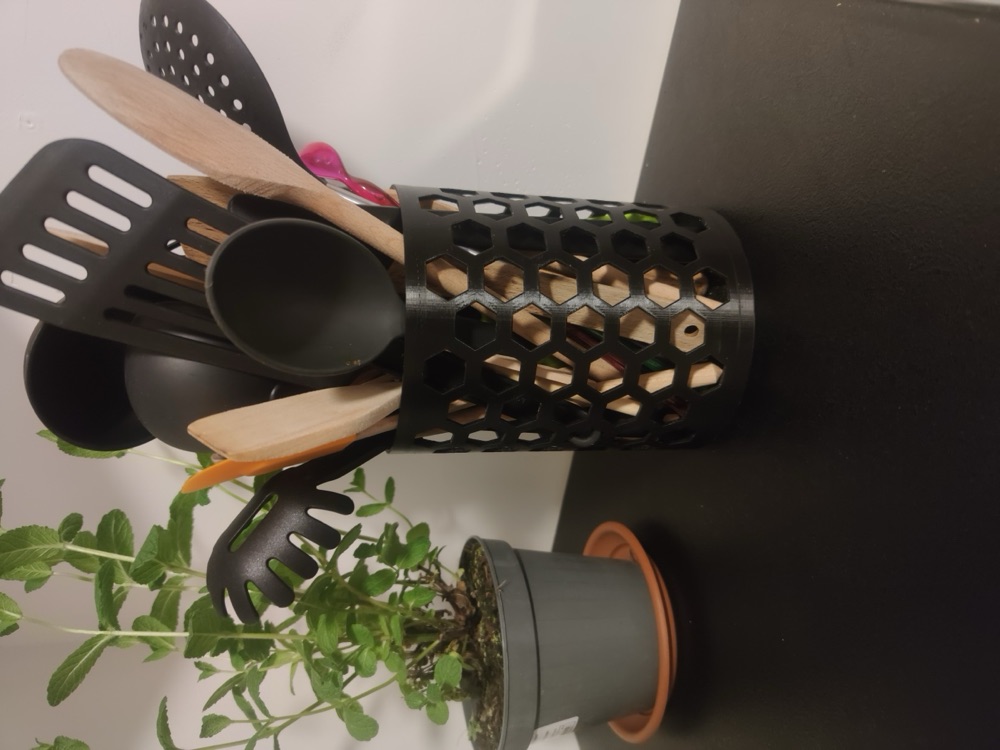 Delikli Yüzeyli Mutfak Gereci Kovası (Kepçe, Spatula, Kaşık İçin)
