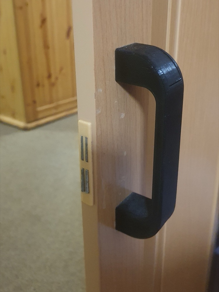 Sürgülü Kapı Kolu (130 mm Delik Aralıklı, 148 mm Boy)