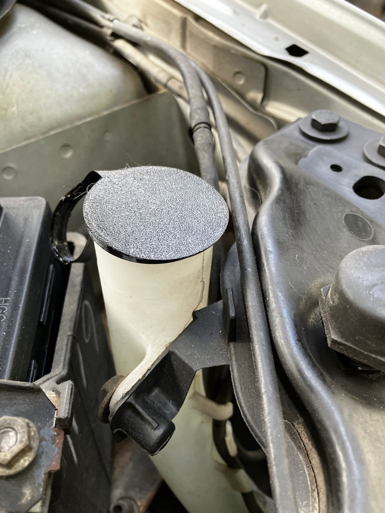 Mazda 2 (DY) Cam Suyu Deposu Kapağı