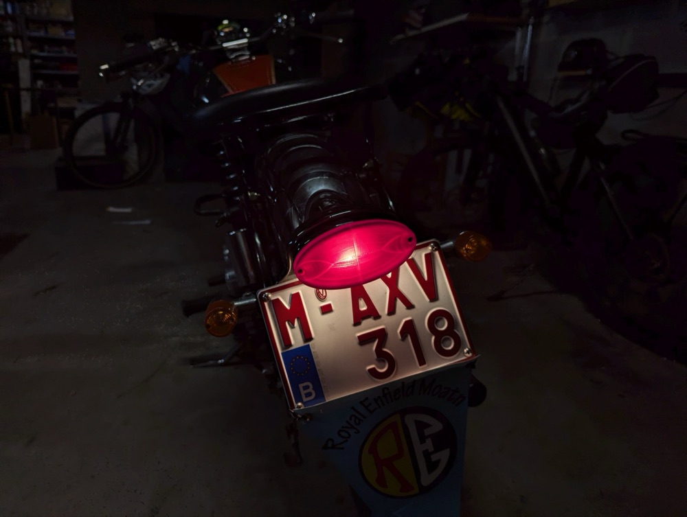 Royal Enfield Bullet 500ES Arka Stop Lambası Kapağı görsel 4