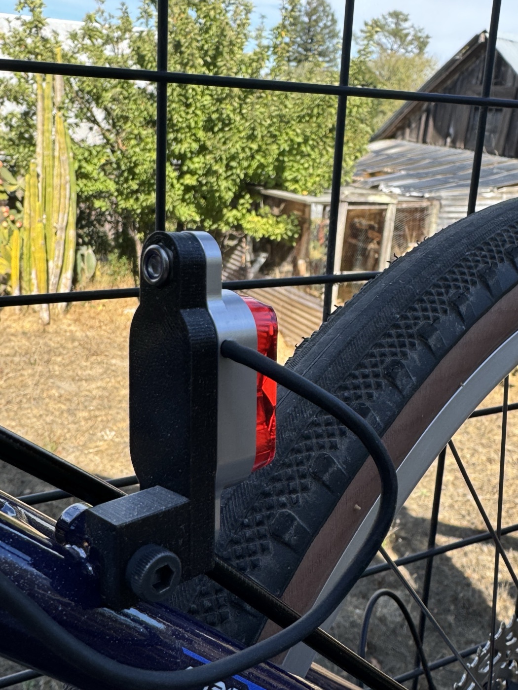 Bisiklet Arka Far Braketi (Port Bagaj Tipi)