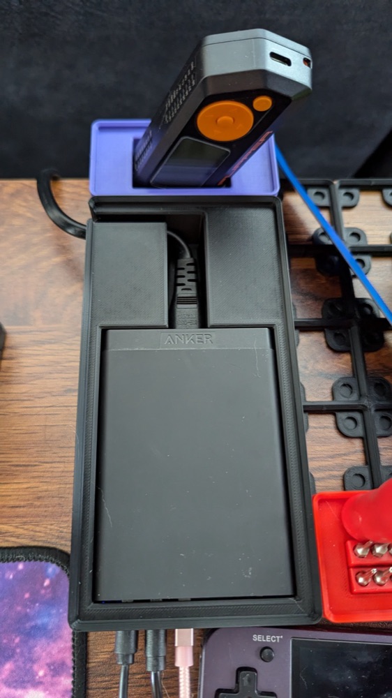 Anker 6 USB Portlu Şarj İstasyonu Gridfinity Kutusu görsel 2
