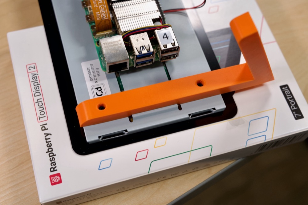 Raspberry Pi Touch Display 2 Standı görsel 3