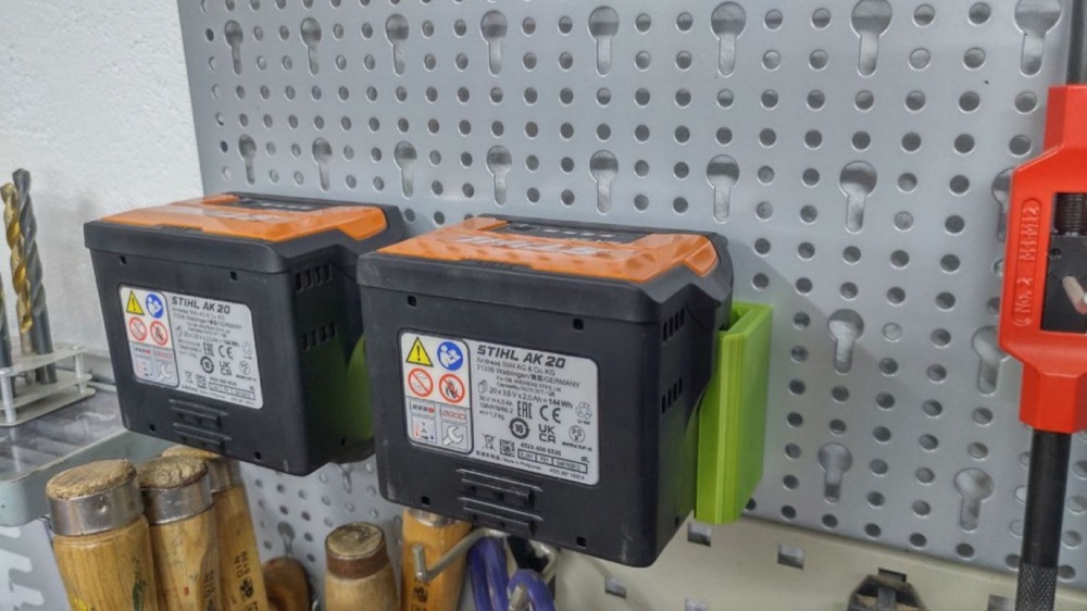 Stihl AK Batarya Duvar Tutucusu
