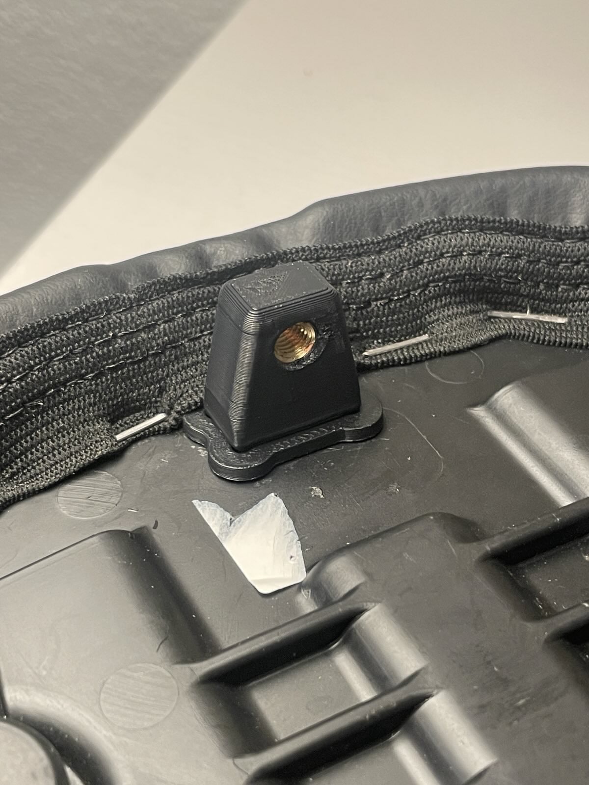 Triumph Scrambler 900 Yolcu Sele Montaj Braketi görsel 2