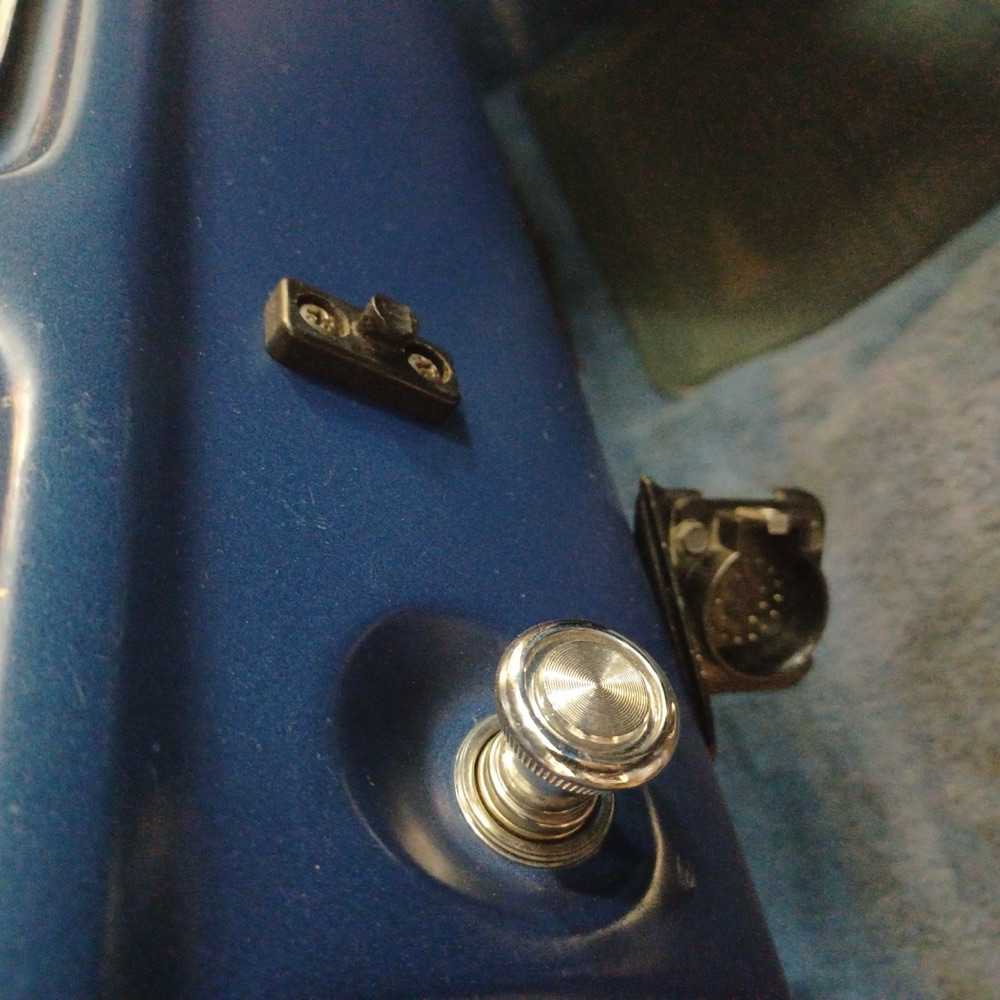 Ford Telsiz El Mikrofonu Kancası görsel 2