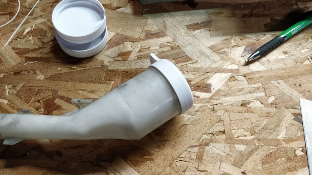 Ford Focus Cam Suyu Depo Kapağı görsel 3