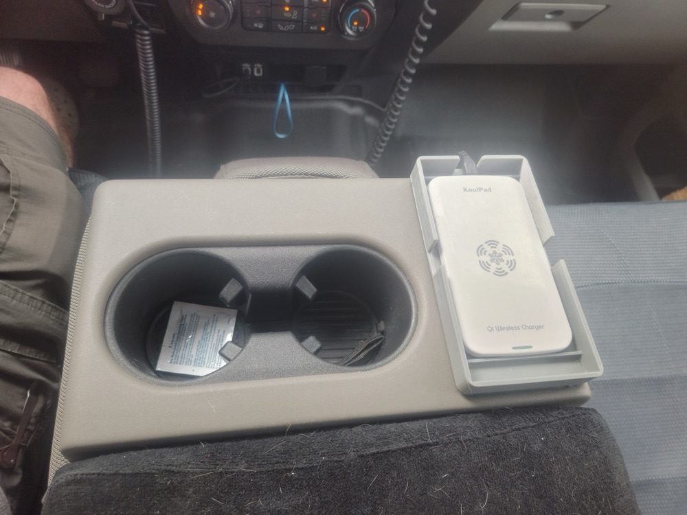 2015-2020 Ford F-150 Merkez Konsol QI Şarj Üniteli Kılıf görsel 5