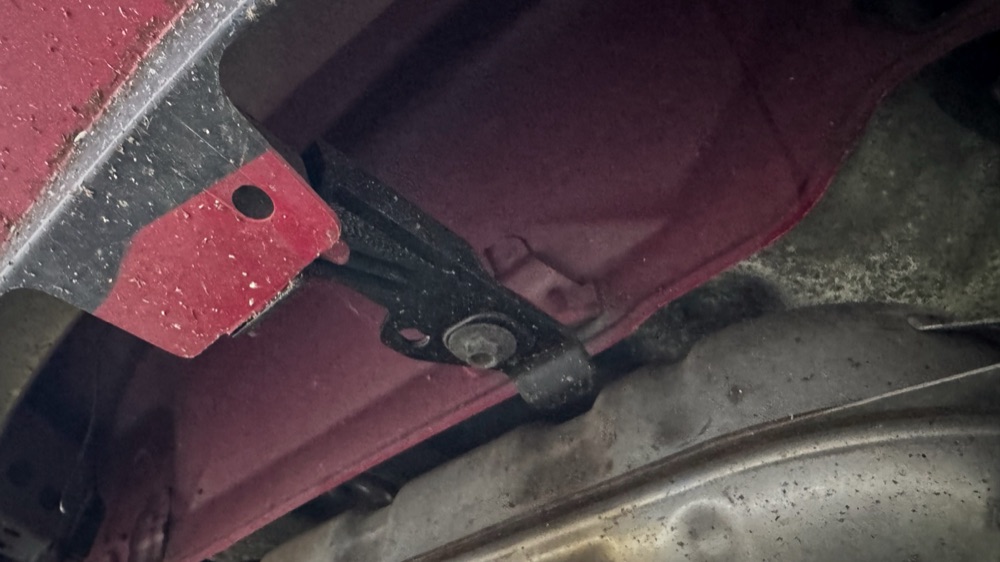 Mazda 3 (2010-2013) Arka Tampon Alt Montaj Braketi görsel 2