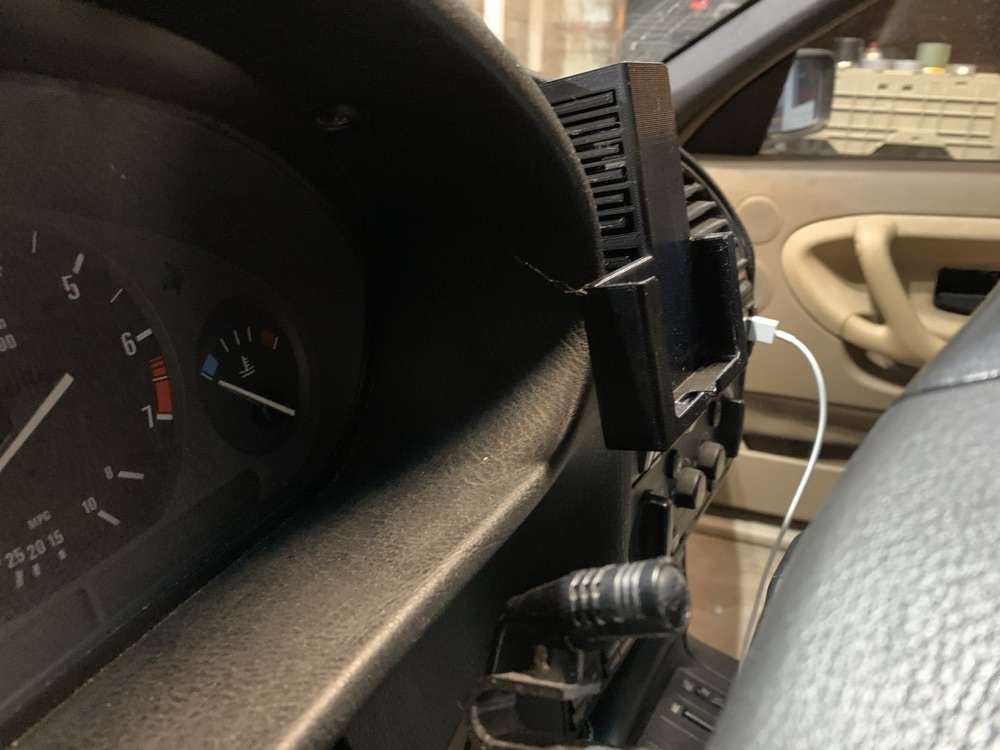 Menfez Telefon Tutucu (BMW E36 Uyumlu) görsel 2