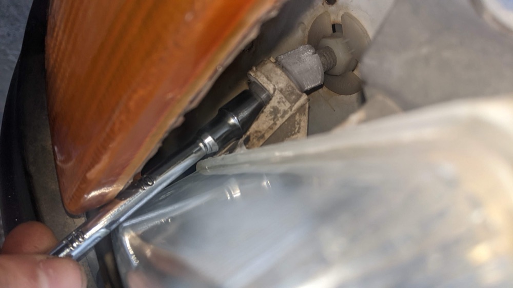 Ford Transit MK3 Takviyeli Far Montaj Klipsi