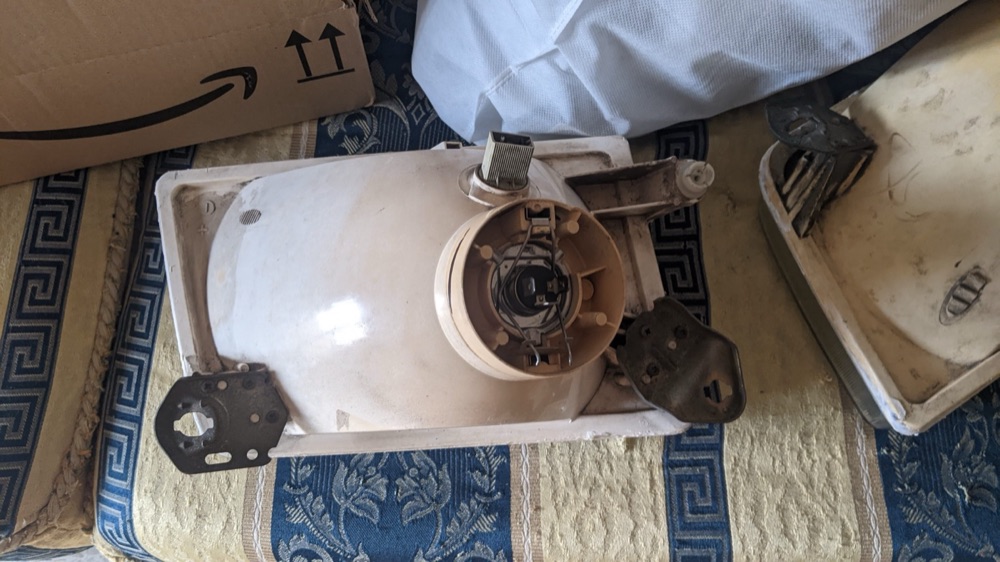 Ford Transit MK3 Takviyeli Far Montaj Klipsi görsel 5