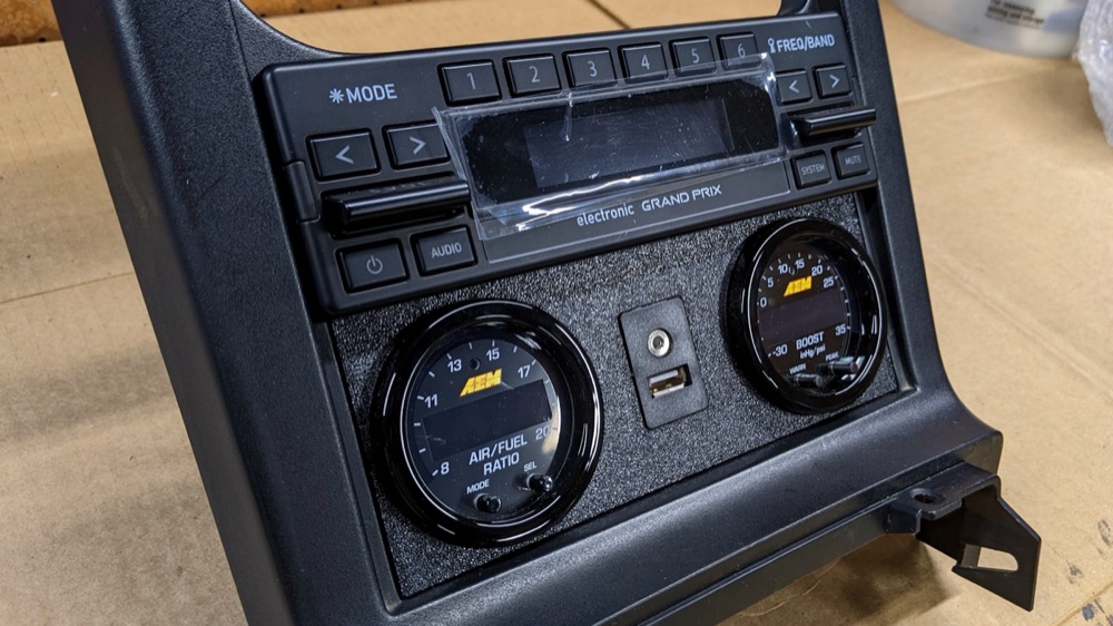 Mazda Miata NA RetroSound Radyo ve Gösterge Çerçevesi