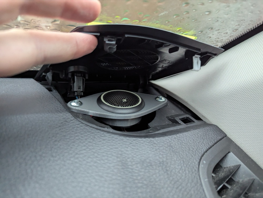 Subaru Outback Torpido Tweeter Braketi (4. Nesil) görsel 2
