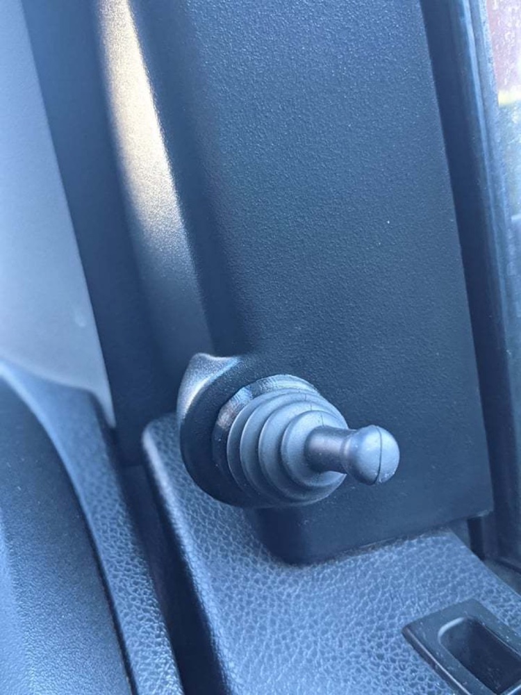 Ford Fiesta MK6 Ayna Ayar Düğmesi Kılıfı görsel 2