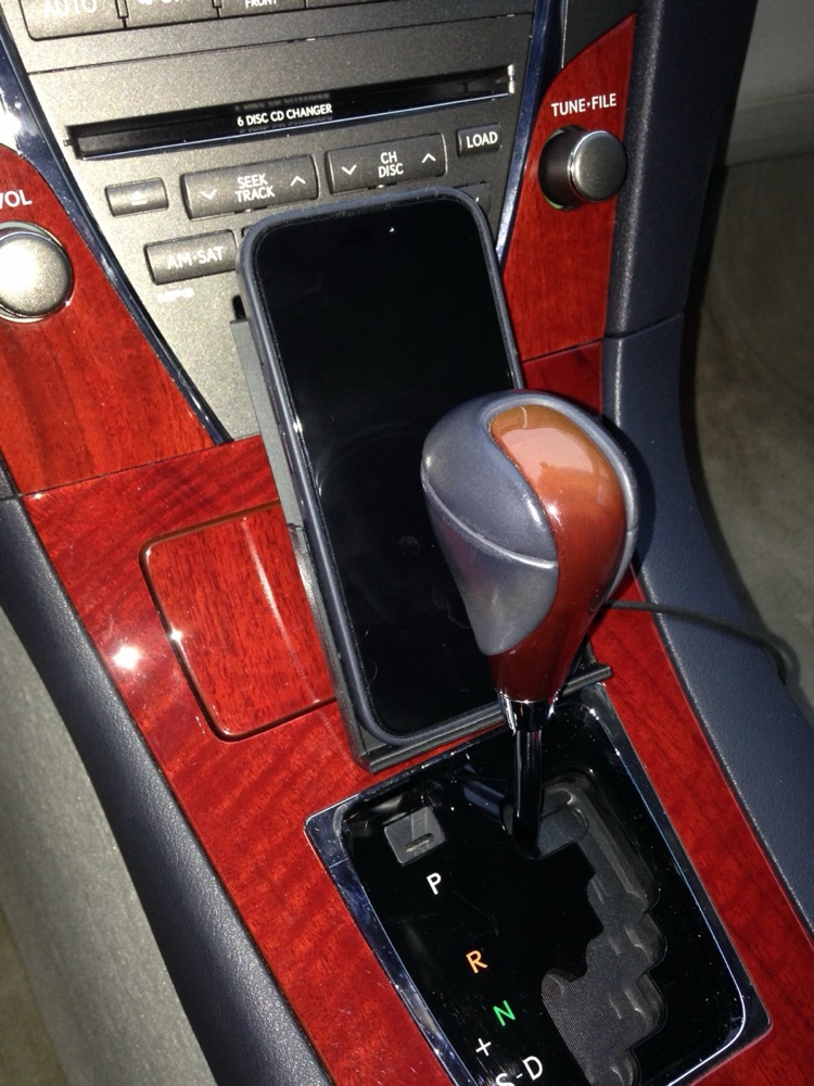Lexus ES350 5. Nesil Kaset Bölmesi iPhone Tutucu