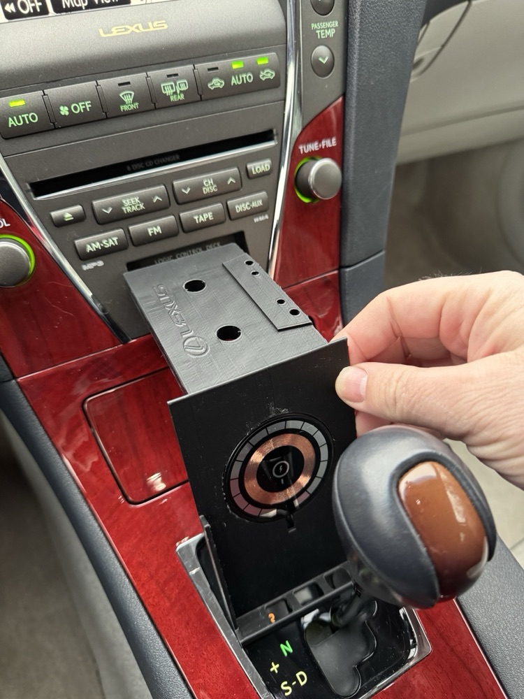 Lexus ES350 5. Nesil Kaset Bölmesi iPhone Tutucu görsel 2