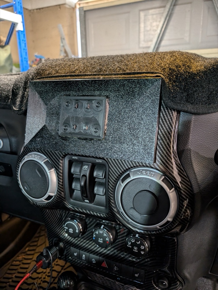 Jeep Wrangler JK Manyetik Tablet Çerçevesi görsel 3