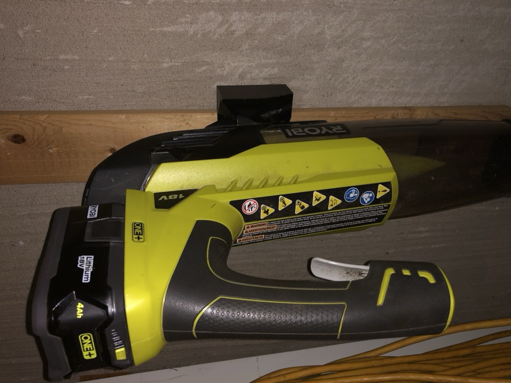 Ryobi Yaprak Üfleyici Duvar Askısı